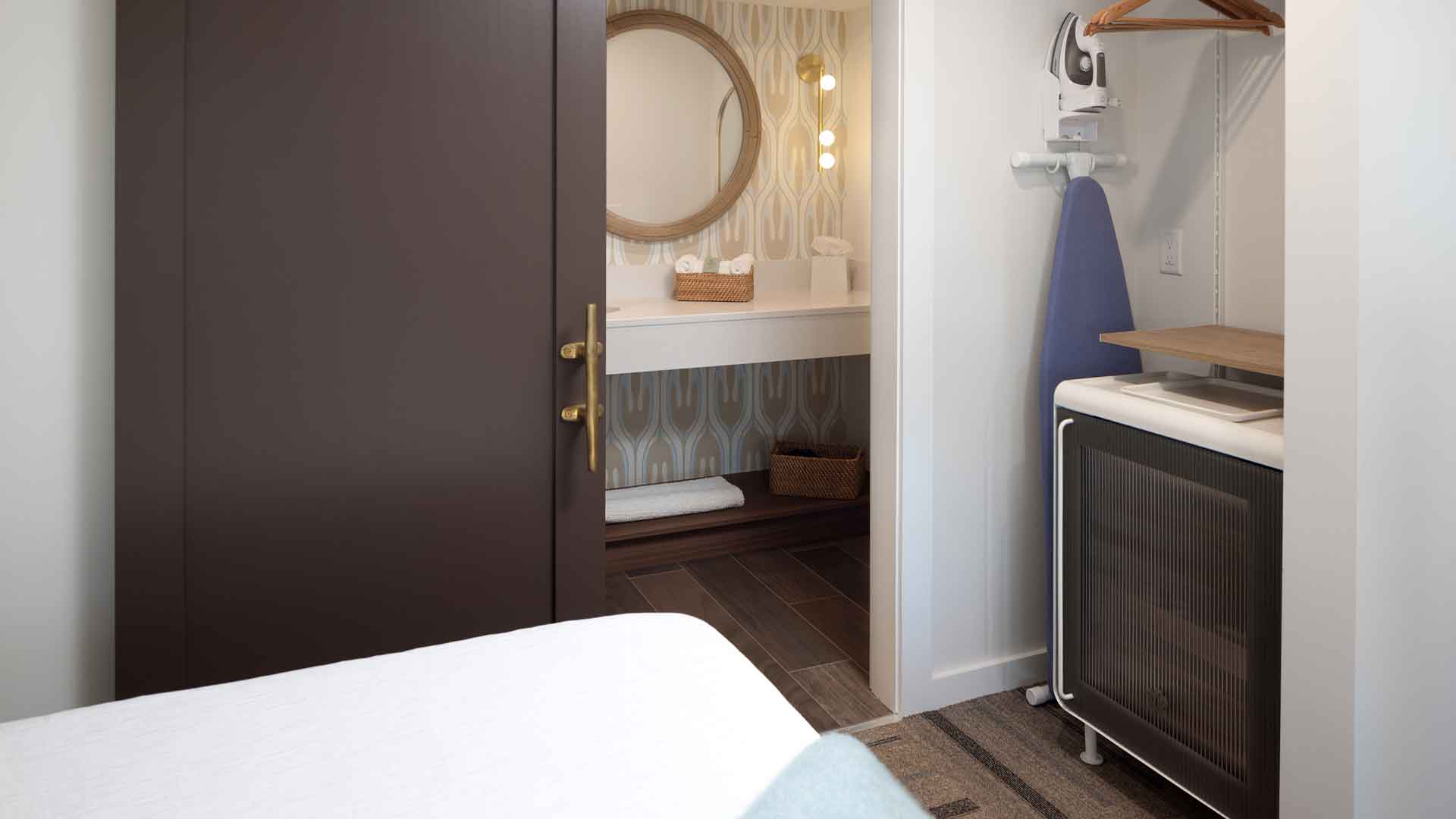 OH_Rooms_Deluxe_Dble-Qn_2