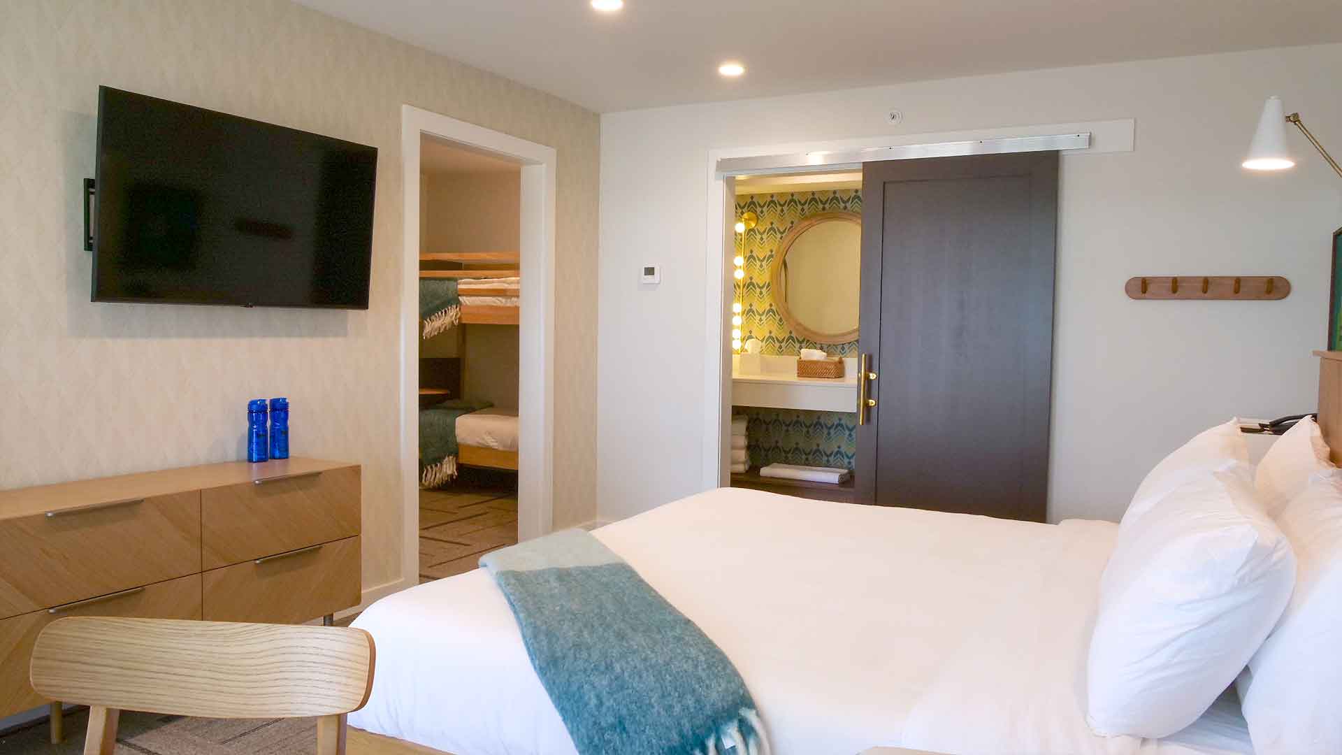 OH_Rooms_Deluxe_King_Bunks_5